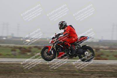 media/Nov-29-2025-TrackDaz (Sat) [[10ae2d9bce]]/B Group/Session 4 (Wheelie Bump)/